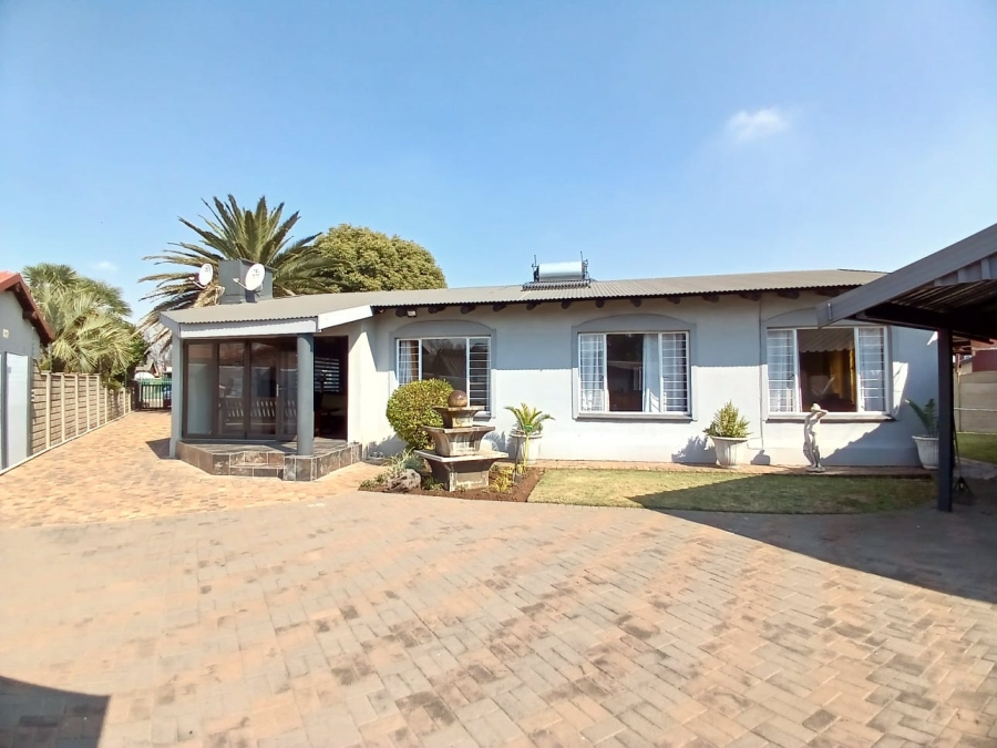 3 Bedroom Property for Sale in Vaalpark Free State
